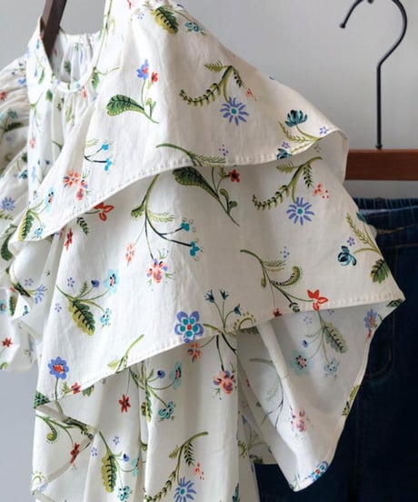 ruffle puff sleeve floral blouse　FL3382