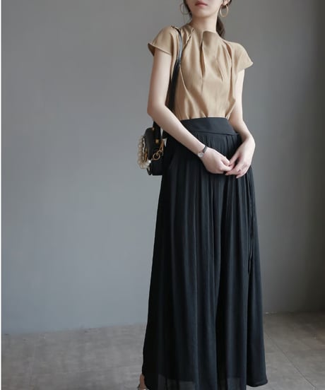 high neck tuck blouse beige　FL3657