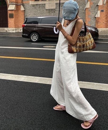 sleeveless embroidery jumpsuit　FL2384