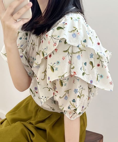 ruffle puff sleeve floral blouse　FL3382