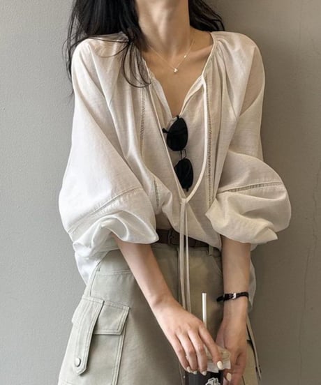 lantern sleeve v-neck relaxed blouse　FL3447