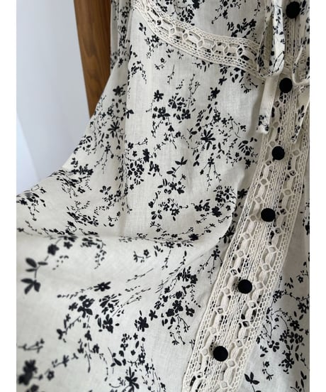 petite floral lace blouse　FL2188
