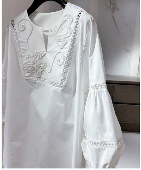 antique flower embroidered blouse　FL2103