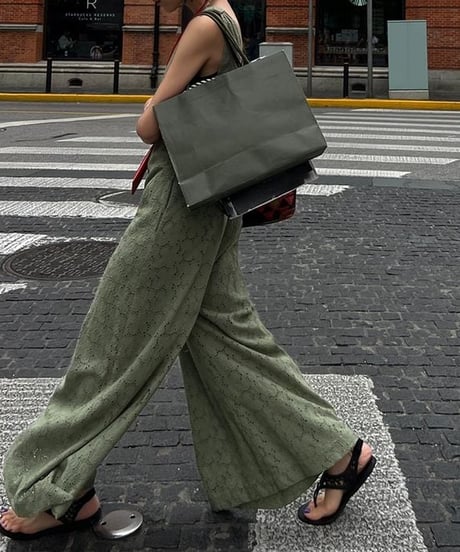 sleeveless embroidery jumpsuit　FL2384