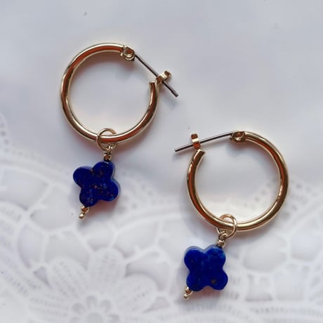 ラピスラズリクローバーピアス