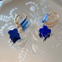 ラピスラズリカイヤナイトクローバーピアス
