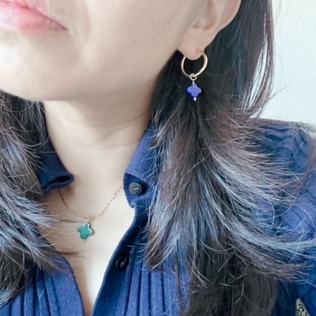 ラピスラズリクローバーピアス