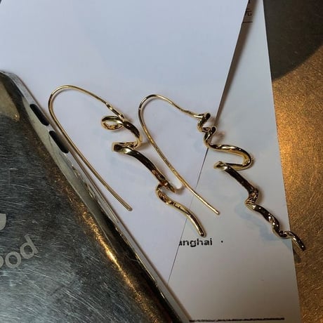 twist design pierce　un1214