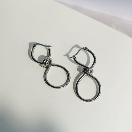 twist design pierce /2color　un1203