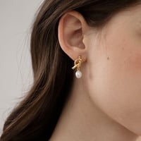 knot pearl pierce　un1244