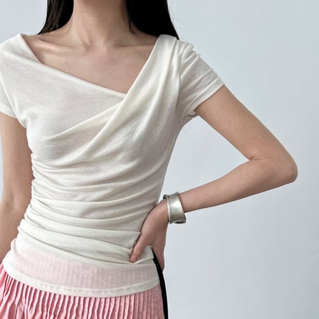 asymmetry off shoulder slim top　/2color　un2013