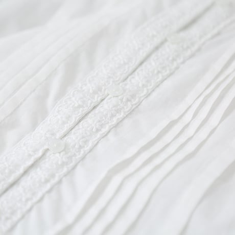 lace pintuck blouse　un1784