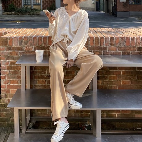 v-neck volume blouse /2color　un1072