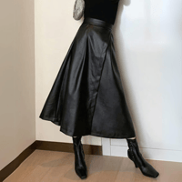 long slit PU leather skirt　un1374