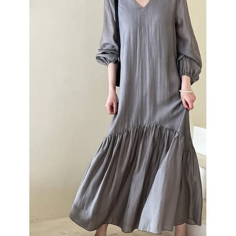 relax-fit v-neck one-piece /2color　un1099