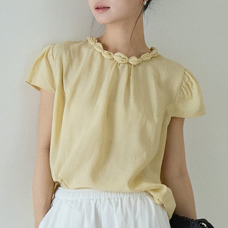 petal collar blouse　/2color　un2072