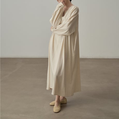 soft volume long d-ress　un1829
