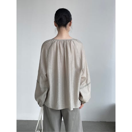 lace detail soft blouse　/2color  un1955