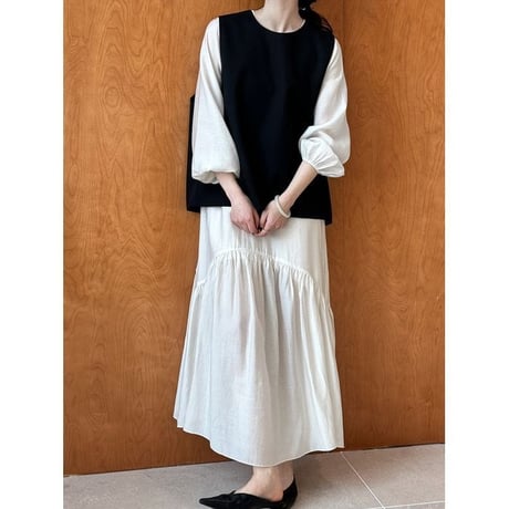 relax-fit v-neck one-piece /2color　un1099
