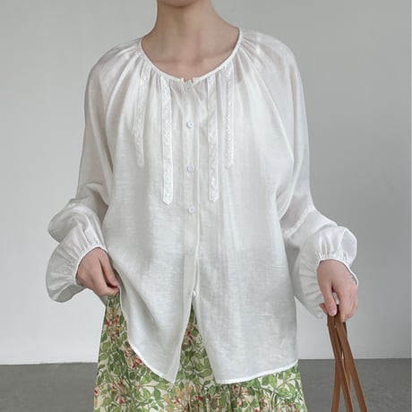 lace detail soft blouse　/2color  un1955