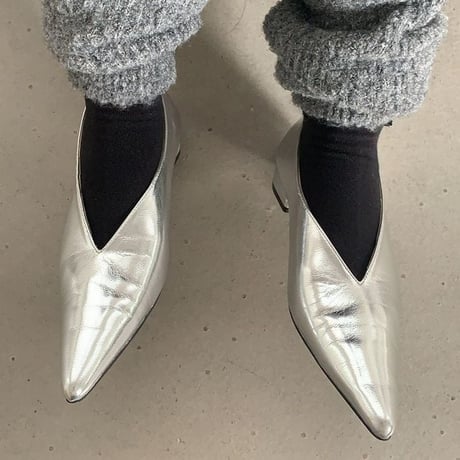 v-cut pointed-toe shoes /2color　un1181