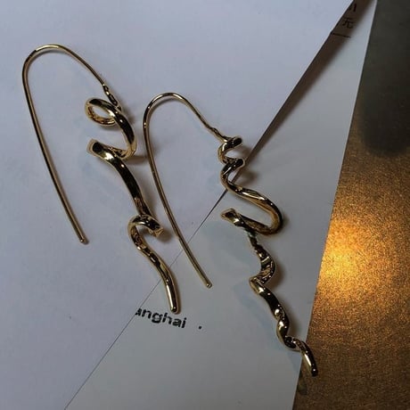 twist design pierce　un1214