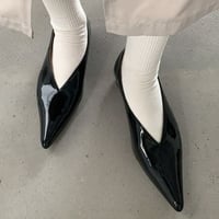 v-cut pointed-toe shoes /2color　un1181