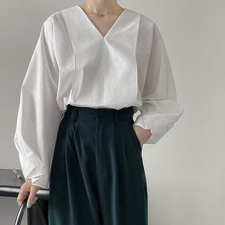 feminine v-neck blouse　un1089