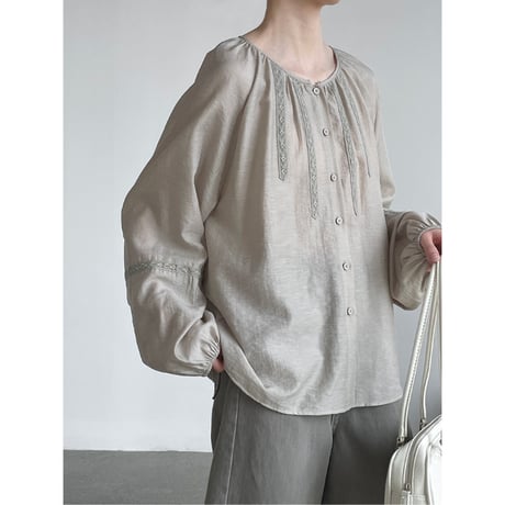 lace detail soft blouse　/2color  un1955