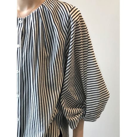 balloon sleeve stripe blouse　un1071