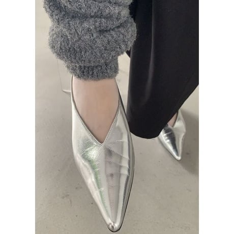 v-cut pointed-toe shoes /2color　un1181