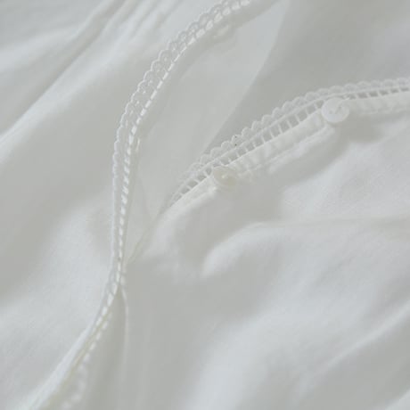 lace trim puff sleeve blouse　/2color　un2062