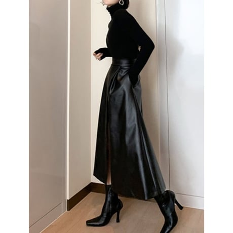 long slit PU leather skirt　un1374
