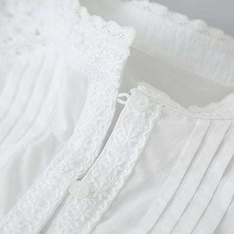 lace pintuck blouse　un1784