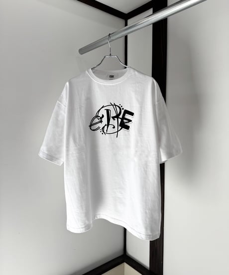 EBE-062-WHT / drawing logo big tee