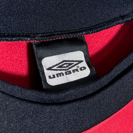 USED【 umbro 】ポリエステルプルオーバー／MENS：L〜XL（送料込）［BSF-T］