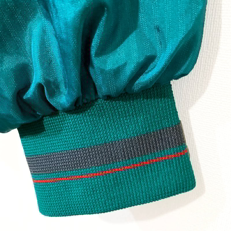 USED【 adidas 】90sナイロンジャケット（デサント製）／MENS：M〜L