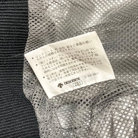 USED【 adidas 】90sナイロンジャケット（フード付／デサント製）／MENS：XL（送料込）［BSF-O］