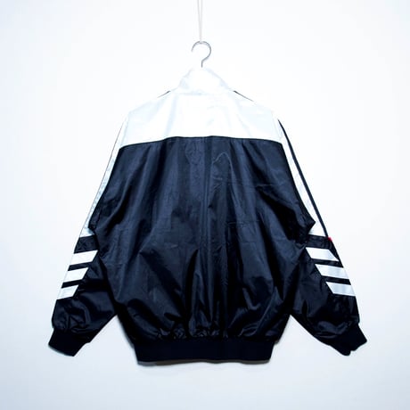 USED【 adidas 】90sナイロンジャケット（フード付／デサント製）／MENS：XL（送料込）［BSF-O］