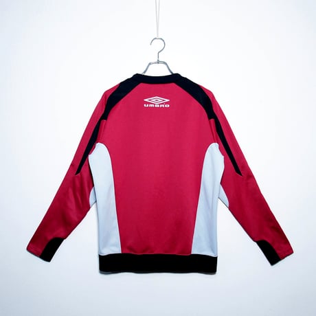 USED【 umbro 】ポリエステルプルオーバー／MENS：L〜XL（送料込）［BSF-T］