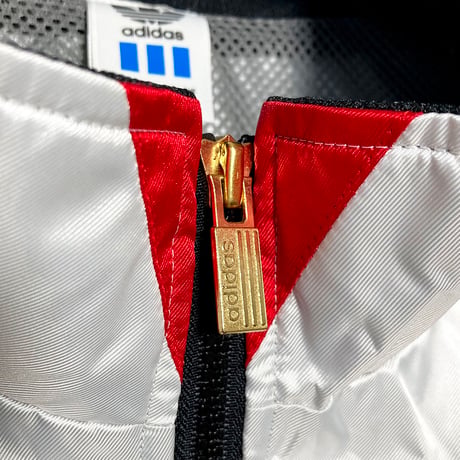 USED【 adidas 】90sナイロンジャケット（フード付／デサント製）／MENS：XL（送料込）［BSF-O］