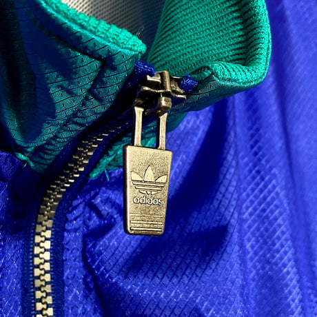 デッドストック【 adidas 】90sナイロンジャケット（フード付／デサント製）／MENS：L（送料込）［BSF-O］