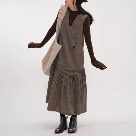 v-neck pleated jumper skirt　NK2052