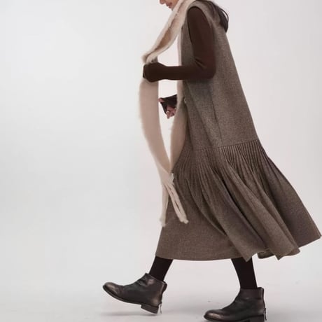 v-neck pleated jumper skirt　NK2052