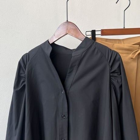 volume sleeve band collar blouse /2color　NK1945