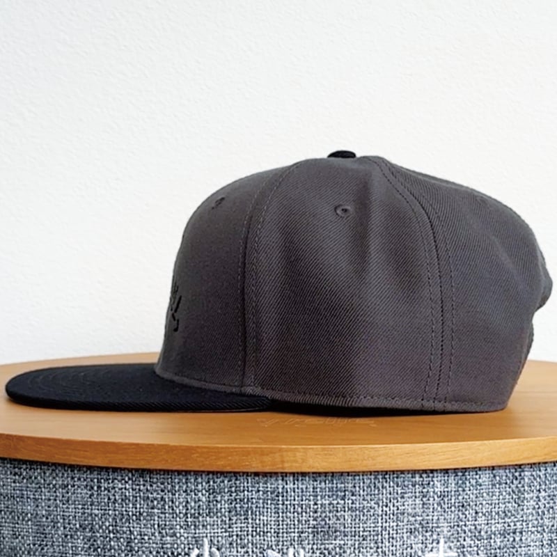 ベースボールキャップ＜I'm IMANAMI Class＞グレー×ブラック×黒文字