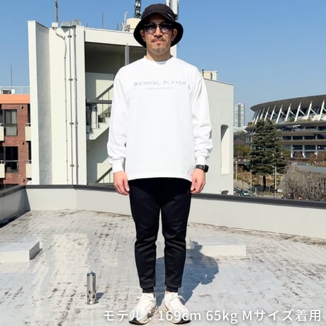 ＜BIENNIAL PLAYER（隔年選手）ロンT＞ホワイト×黒文字