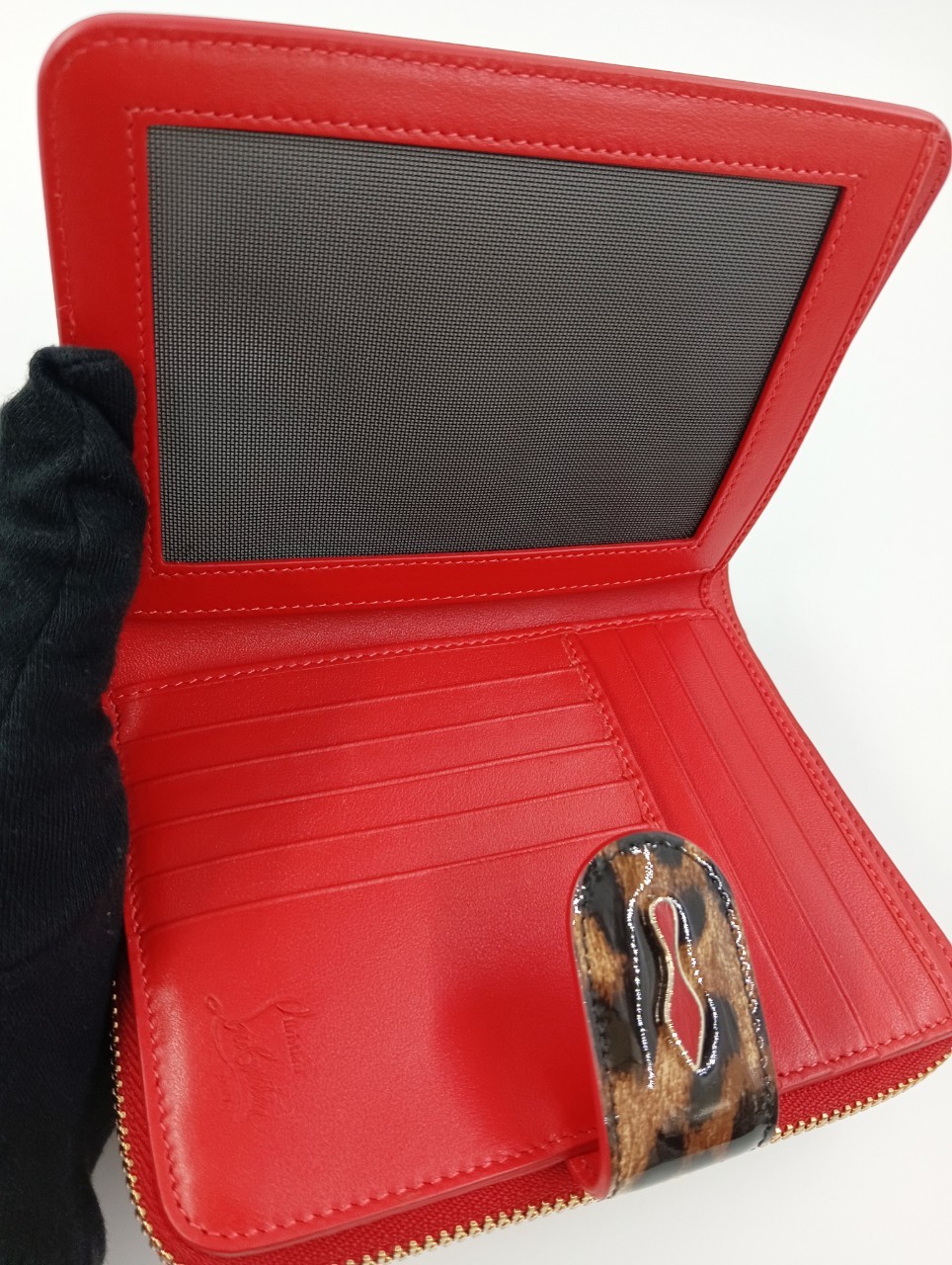 未使用 Christian Louboutin ルブタン 2つ折り財布 | ブランド