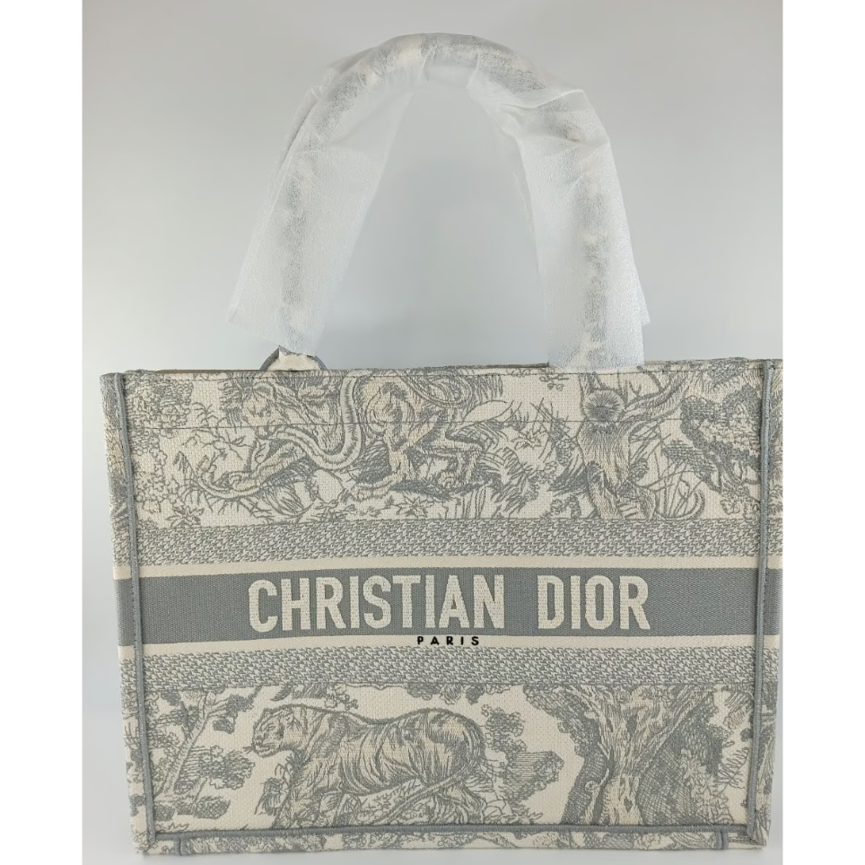 未使用! Christian Dior ディオール ブックトート ミディアム 未使用! Christian Dior ディオール ブックトート ミディアム