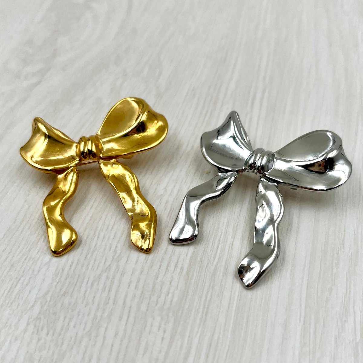 リボンのブローチ[セレクト]【金属アレルギー対応ステンレス